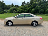 Used 2010 Toyota Camry LE image 3