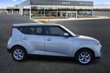 Used 2021 Kia Soul S image 2