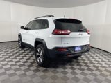Used 2017 Jeep Cherokee Trailhawk image 5