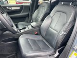 Used 2020 Volvo XC40 T5 Momentum image 6