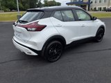 Used 2023 Nissan Kicks SV image 3
