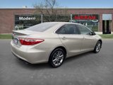 Used 2017 Toyota Camry SE image 4