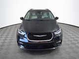 Used 2021 Chrysler Pacifica Touring-L image 2