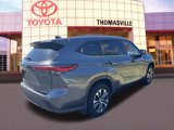 Used 2023 Toyota Highlander XLE image 5