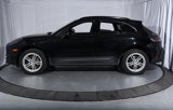 Certified 2022 Porsche Macan image 2