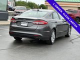 Used 2017 Ford Fusion SE w/ Fusion SE Technology Package image 3