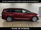 Used 2017 Chrysler Pacifica Platinum image 2