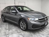 Used 2024 Volkswagen Jetta SE w/ Panoramic Sunroof Package image 3