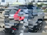 Used 2025 Volvo XC40 B5 Plus image 5
