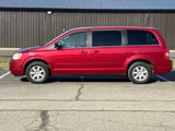 Used 2010 Chrysler Town & Country LX image 4