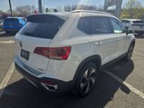 Certified 2024 Volkswagen Taos SE w/ Panoramic Sunroof Package image 5