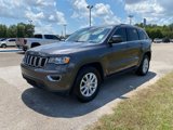 Used 2021 Jeep Grand Cherokee Laredo image 3