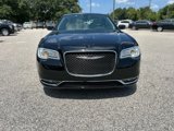 Used 2018 Chrysler 300 Touring L image 4