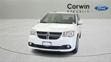 Used 2019 Dodge Grand Caravan SXT image 2