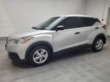 Used 2020 Nissan Kicks S image 2