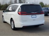 Used 2022 Chrysler Pacifica Touring-L w/ Uconnect Theater Family Group image 3
