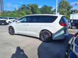 Used 2021 Chrysler Pacifica Limited image 4