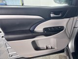 Used 2017 Toyota Highlander XLE image 6