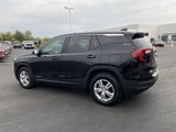 Used 2024 GMC Terrain SLE image 3