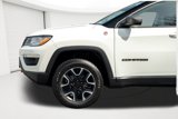 Used 2019 Jeep Compass Trailhawk image 2