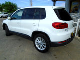 Used 2017 Volkswagen Tiguan Limited w/ Alloy Wheels Package image 6