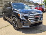 Used 2024 GMC Terrain SLT image 2
