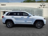 Used 2018 Jeep Grand Cherokee Limited w/ Luxury Group II image 3