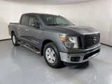 Used 2019 Nissan Titan SV image 2