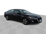 Used 2022 Nissan Altima 2.5 SV image 2