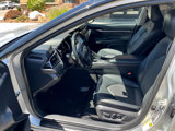 Used 2019 Toyota Camry SE image 4