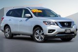 Used 2020 Nissan Pathfinder S image 2