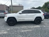 Used 2018 Jeep Grand Cherokee Laredo image 2