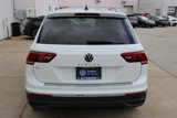 Certified 2022 Volkswagen Tiguan SE w/ Panoramic Sunroof Package image 5
