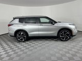Used 2022 Mitsubishi Outlander SE image 3