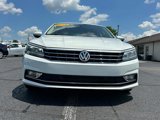 Used 2018 Volkswagen Passat 2.0T SE image 2