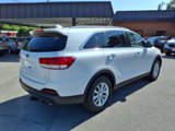 Used 2016 Kia Sorento LX image 3