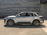 Certified 2022 Porsche Macan image 2