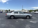 Used 2006 Lincoln Town Car Signature Limited image 4