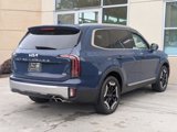 Used 2023 Kia Telluride EX w/ EX Captain's Chair Package image 5