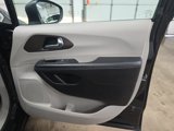 Used 2022 Chrysler Voyager LX image 5