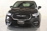 Used 2023 Chrysler Pacifica Touring-L image 3