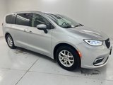 Used 2023 Chrysler Pacifica Touring-L image 4