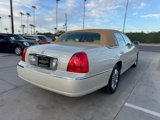 Used 2006 Lincoln Town Car Designer Series image 6
