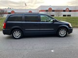 Used 2013 Chrysler Town & Country Touring image 6