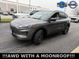 Used 2021 Ford Escape SE w/ SE Sport Appearance Package image 4
