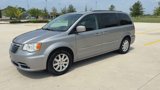 Used 2016 Chrysler Town & Country Touring w/ Driver Convenience Group image 4