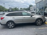Used 2018 Subaru Outback 3.6R Limited image 2
