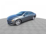 Used 2025 Hyundai Elantra SE image 4