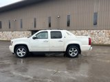 Used 2013 Chevrolet Avalanche LTZ image 2