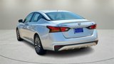 Used 2023 Nissan Altima 2.5 SV image 5
